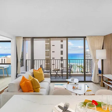 Chic And Upscale Waikiki Beach Ocean View With Parking